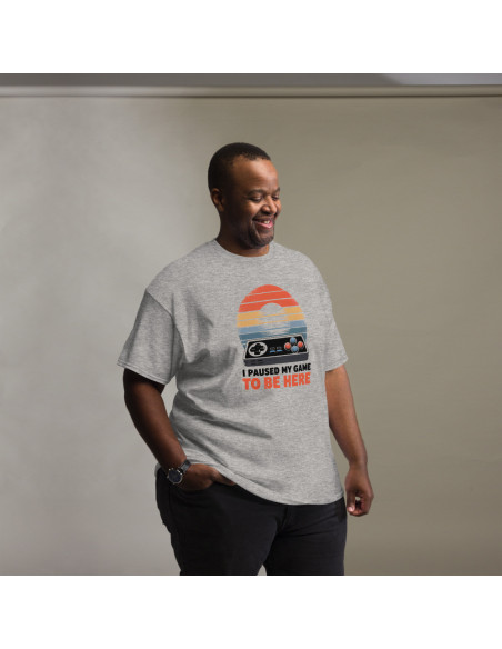 T-shirt classique unisexe paused my game